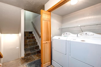 kbm resorts fantastic views hot tub a c easy walk to main street