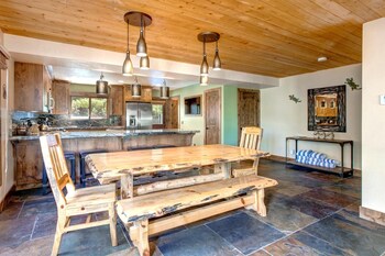 kbm resorts fantastic views hot tub a c easy walk to main street