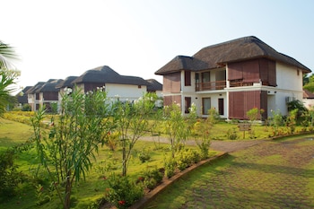 Le Pondy Beach & Lake Resort,Near Paradise Beach,5 star