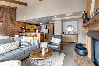 kbm resorts str 1 large 3 bedroom walk to slopes main street and downtown park