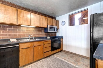 kbm resorts str 1 large 3 bedroom walk to slopes main street and downtown park
