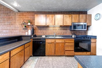 kbm resorts str 1 large 3 bedroom walk to slopes main street and downtown park