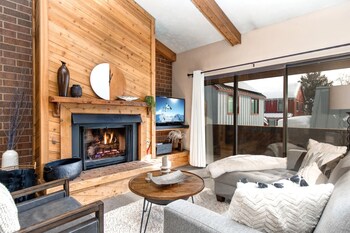 kbm resorts str 1 large 3 bedroom walk to slopes main street and downtown park