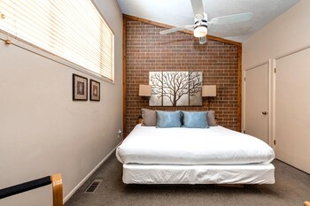 kbm resorts str 1 large 3 bedroom walk to slopes main street and downtown park