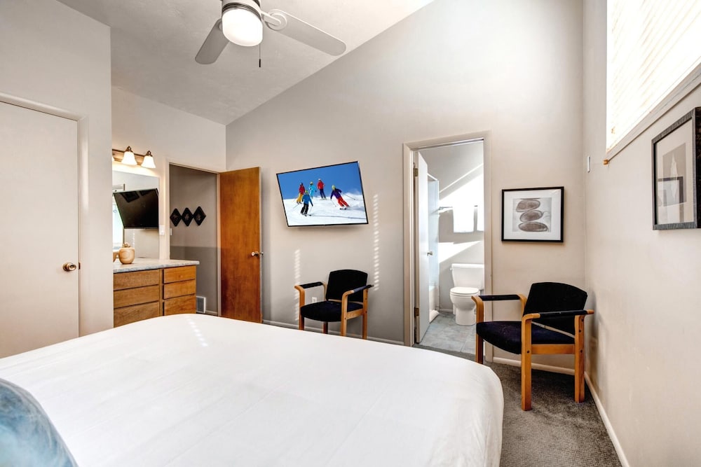 kbm resorts str 1 large 3 bedroom walk to slopes main street and downtown park