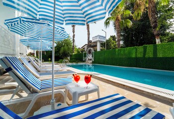 Kemer Royal Beach Hotel,: Merkez Mahallesi 128 Sokak, No 7,3 star
