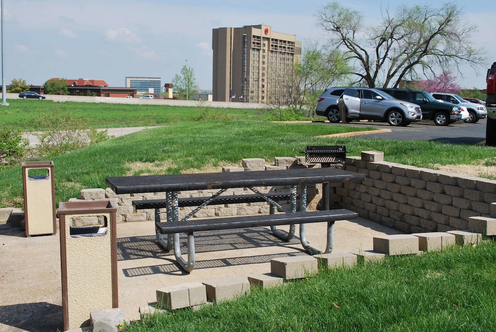 extended stay america suites st louis westport central