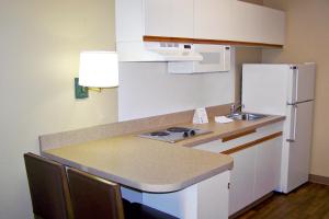 extended stay america suites st louis westport central