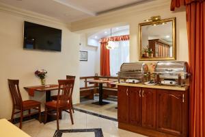 gold haus pension