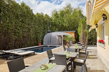 gold haus pension