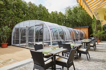 gold haus pension