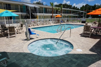 The Smart Stay Inn,2365 Fl-16,3 star