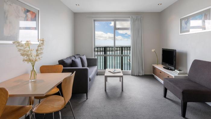 auckland harbour suites