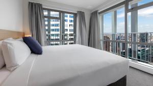 auckland harbour suites