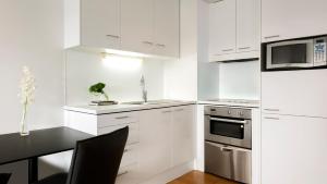 auckland harbour suites