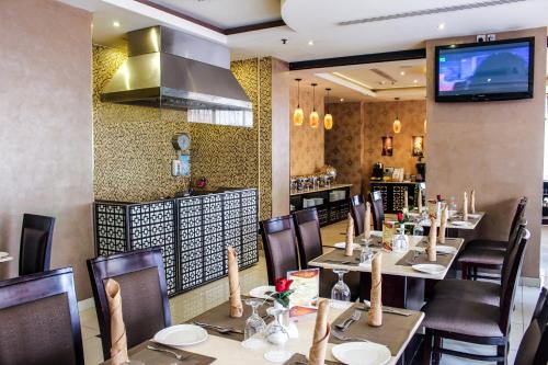 dunes hotel apartments oud metha