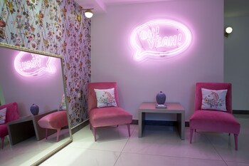 the alley hotel