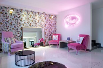 the alley hotel