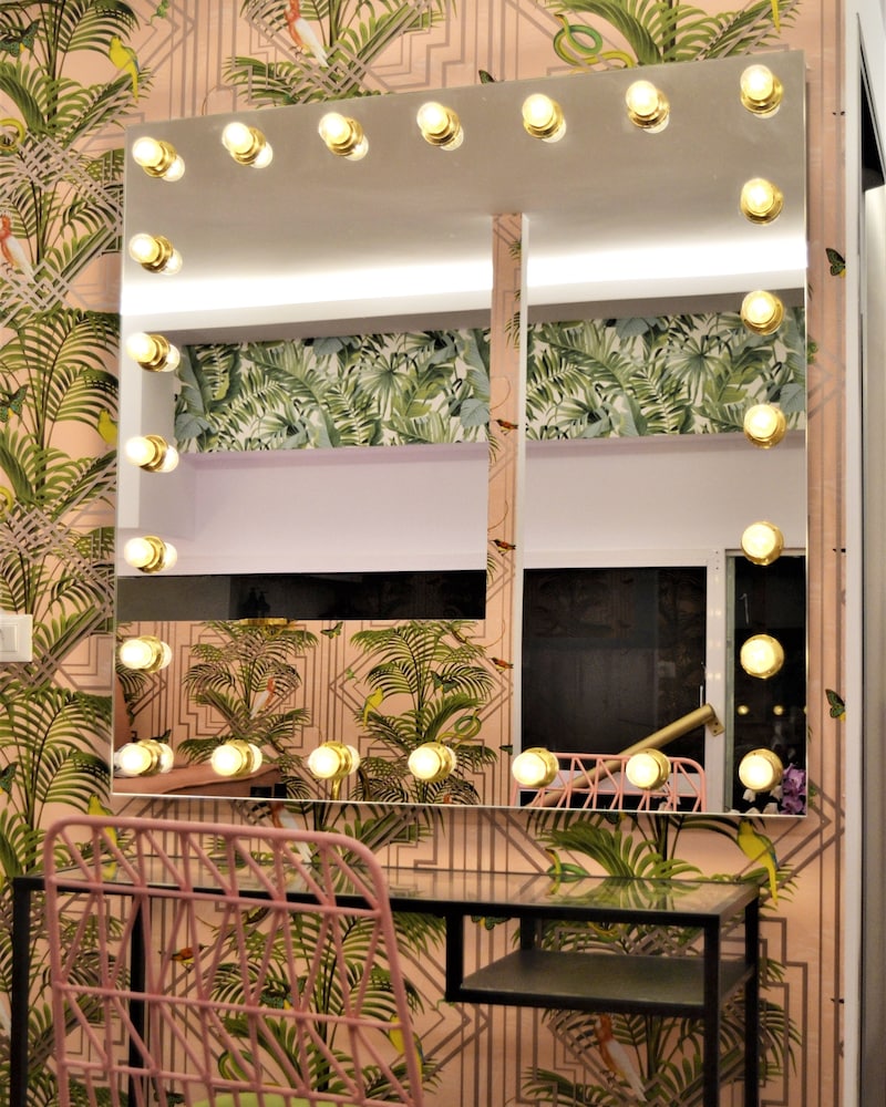 the alley hotel