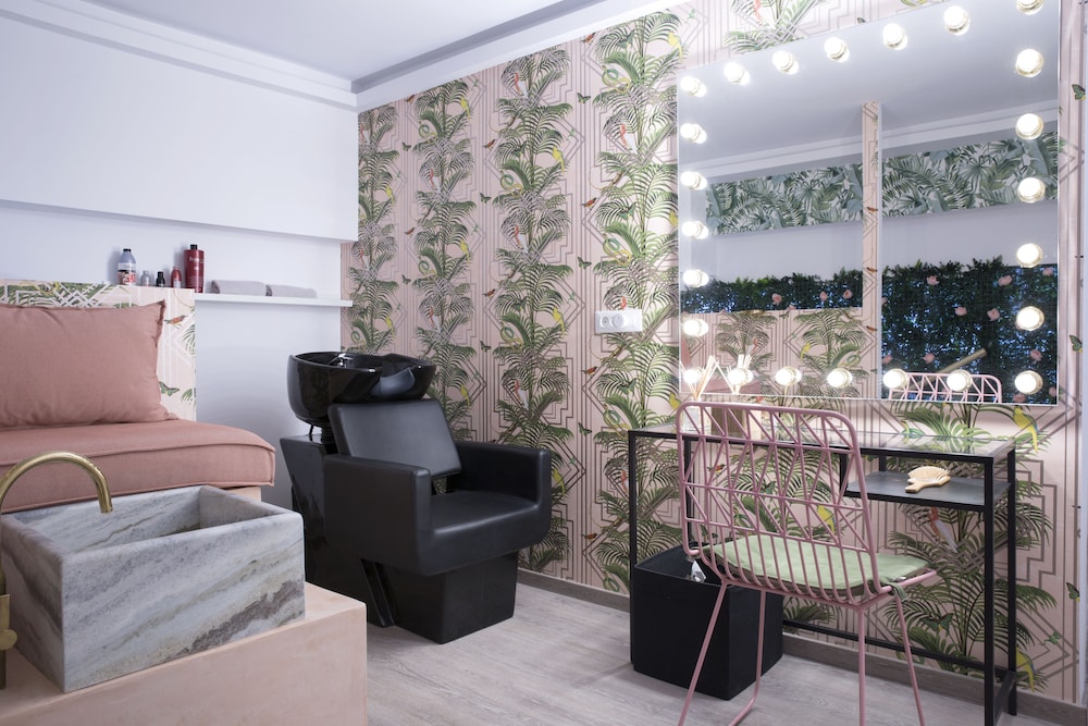 the alley hotel