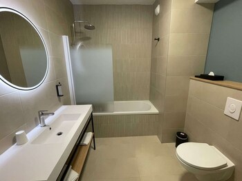 kyriad limoges ester