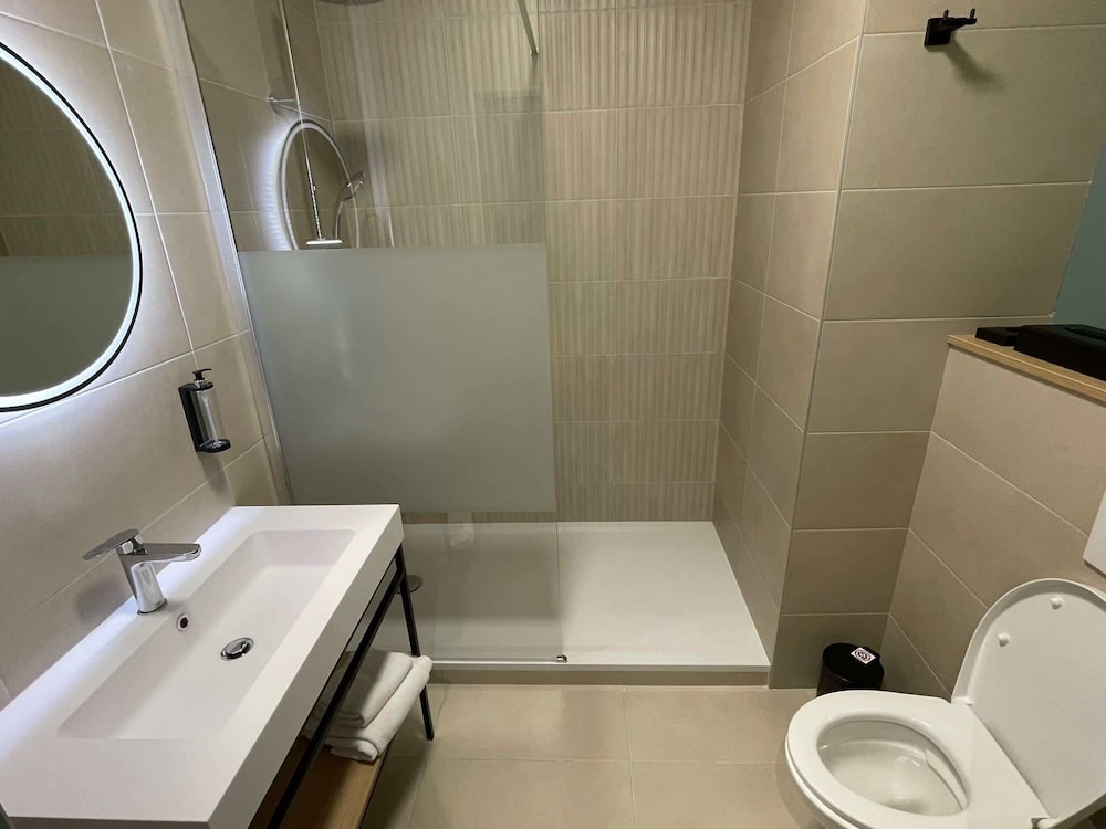 kyriad limoges ester