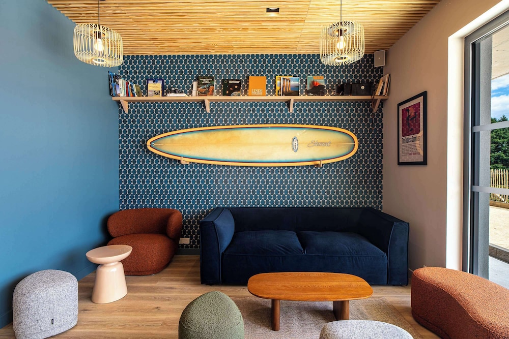 kyriad limoges ester