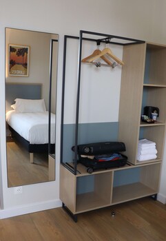 kyriad limoges ester