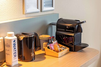 kyriad limoges ester