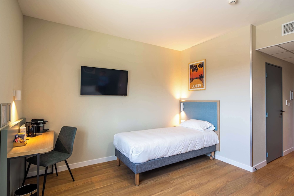 kyriad limoges ester