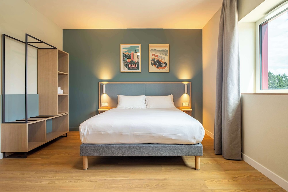 kyriad limoges ester