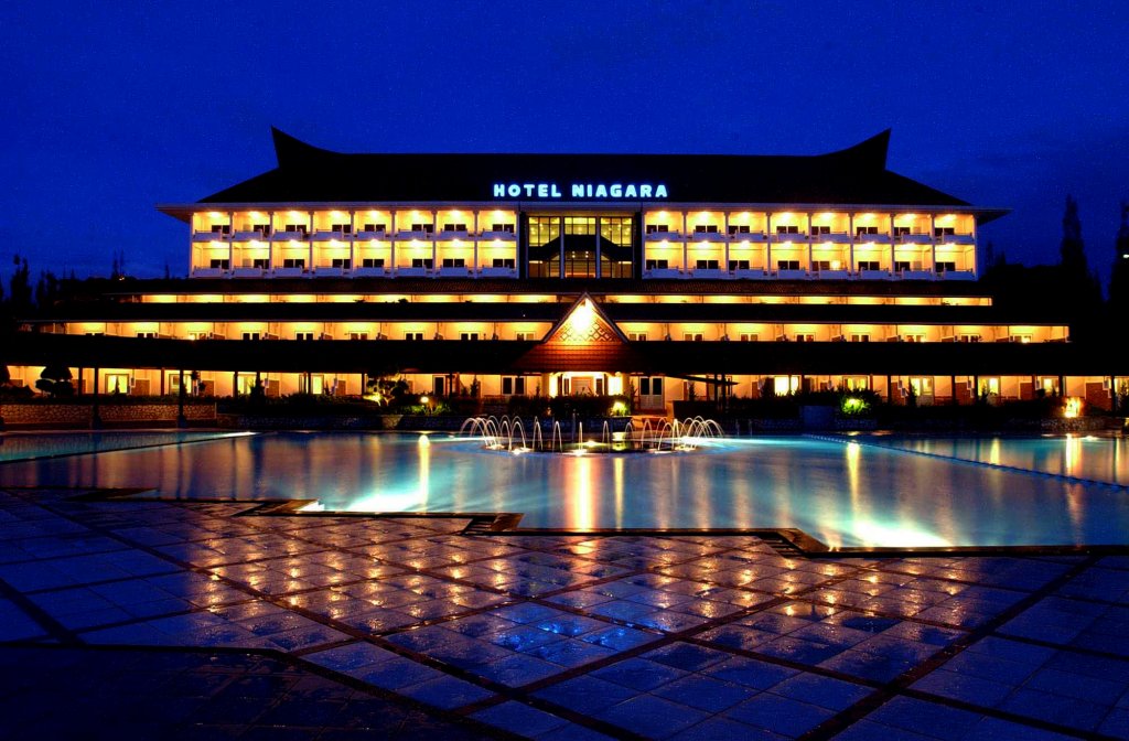 hotel niagara parapat