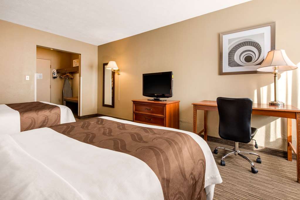 quality inn and suites new castle