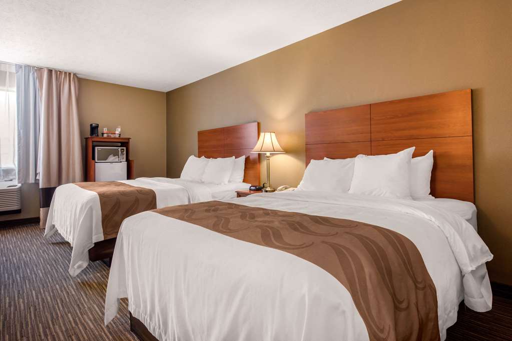 quality inn and suites new castle