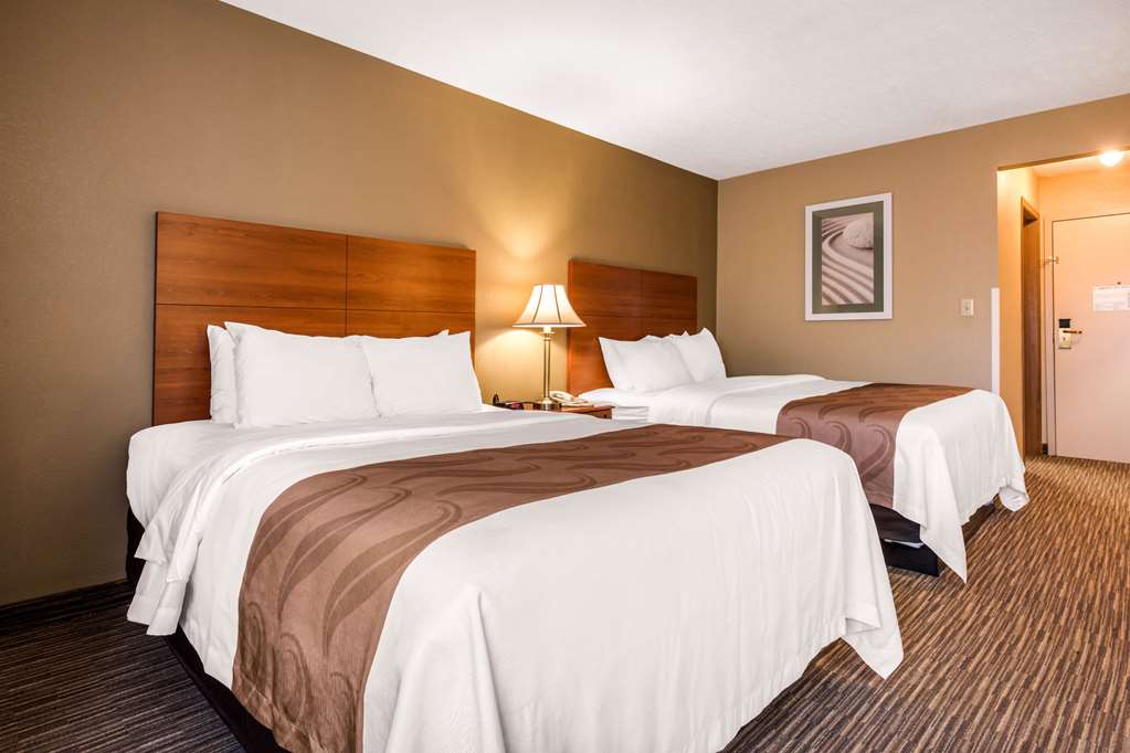 quality inn and suites new castle