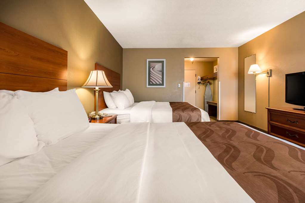 quality inn and suites new castle