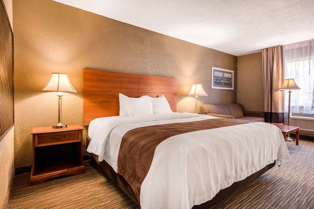 quality inn and suites new castle