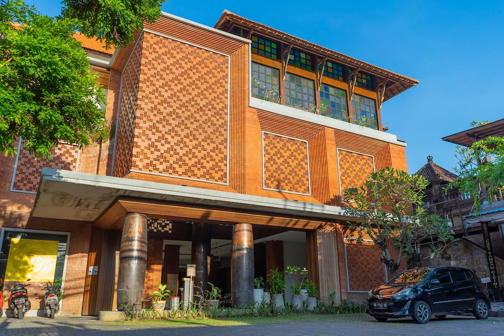 fourteen roses boutique hotel legian