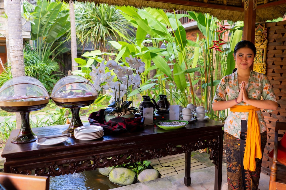 fourteen roses boutique hotel legian