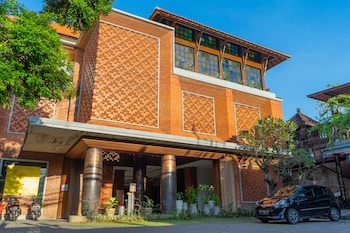 fourteen roses boutique hotel legian