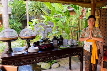 fourteen roses boutique hotel legian