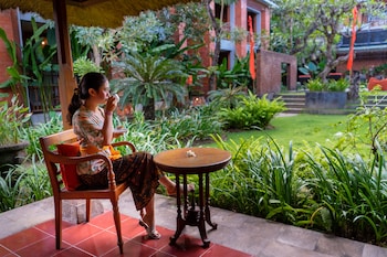 fourteen roses boutique hotel legian