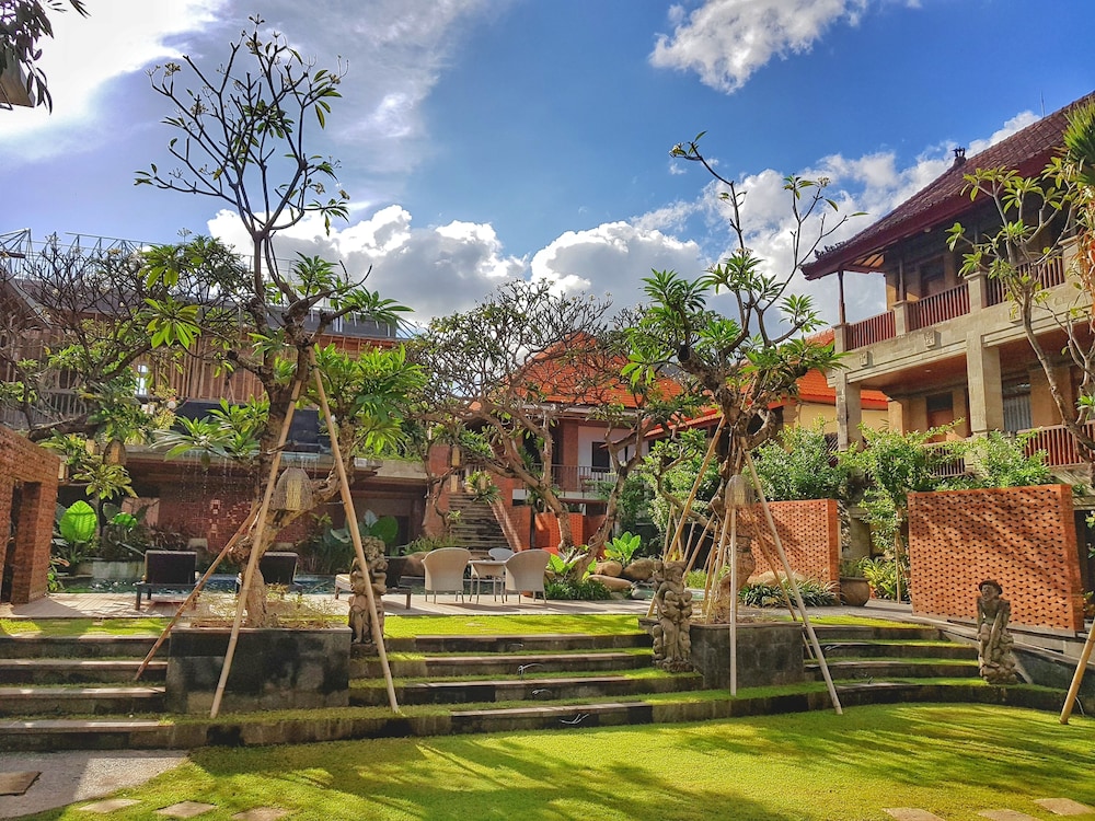 fourteen roses boutique hotel legian