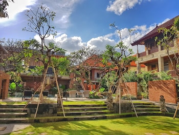 fourteen roses boutique hotel legian