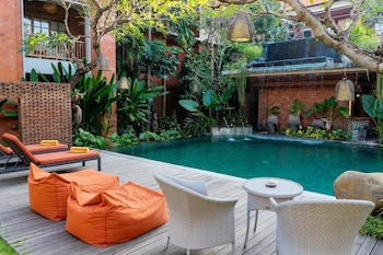 fourteen roses boutique hotel legian