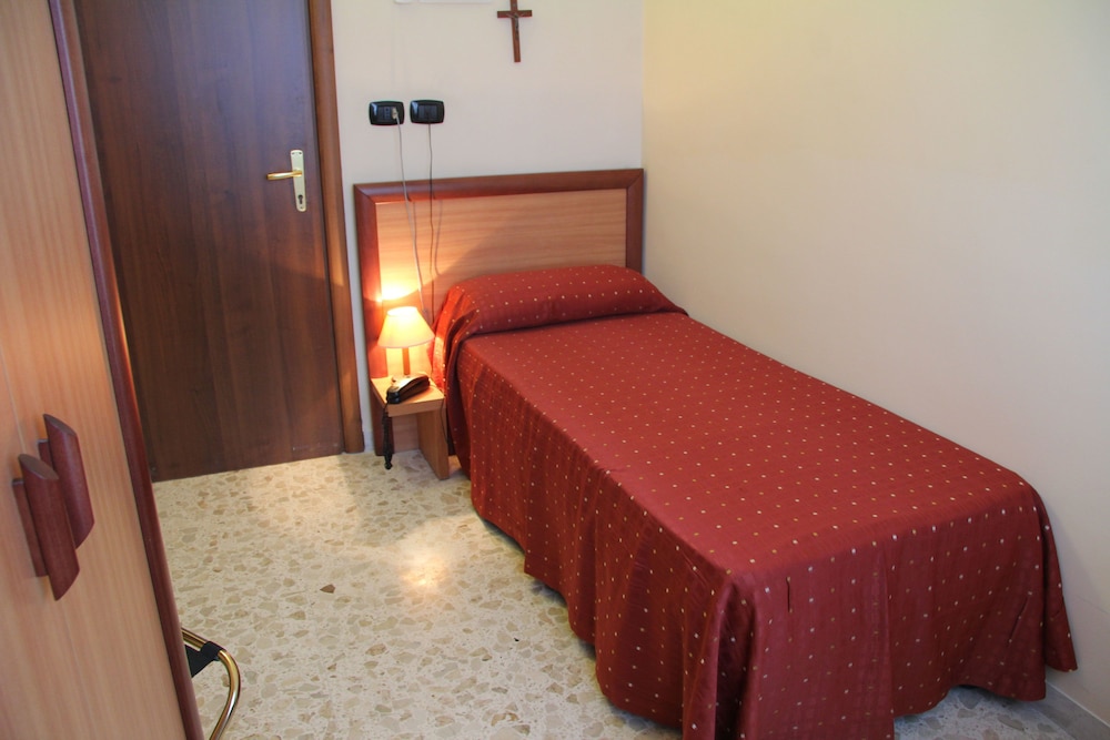 hotel la casa del pellegrino