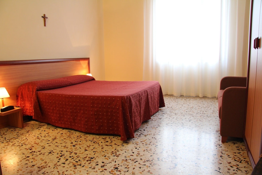 hotel la casa del pellegrino