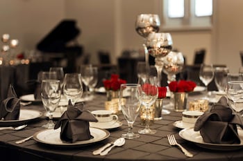 hilton new orleans st charles avenue