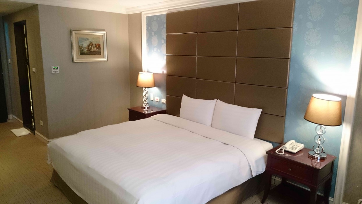 mrt hotel