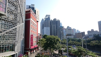 mrt hotel